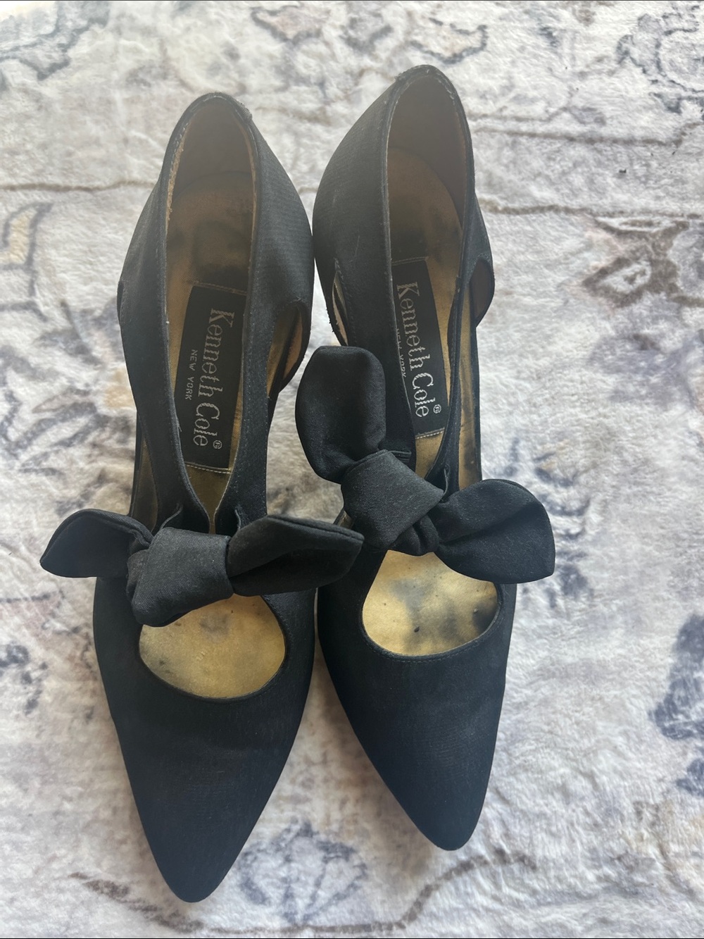 Kenneth Cole New York Black Pointed Bow Cutout Heels